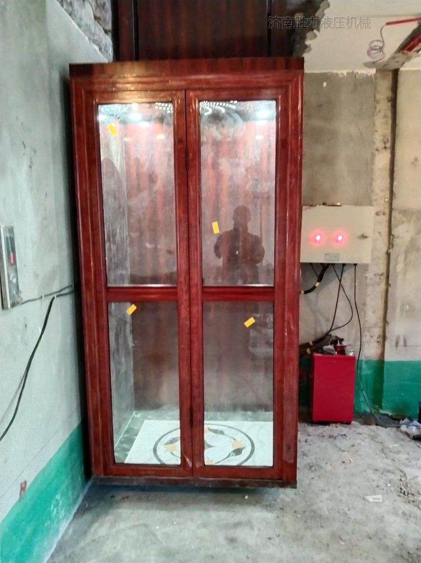 家用小型電梯在西安安裝完畢！