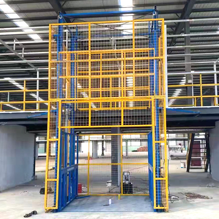 濰坊臨朐涂料公司定制的可無線遙控導(dǎo)軌式升降平臺